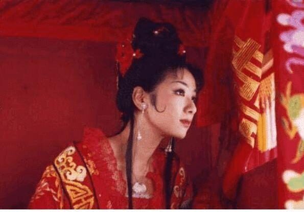 上错花轿嫁对郎玉湖陪老太君作诗,上错花轿嫁对郎古代版