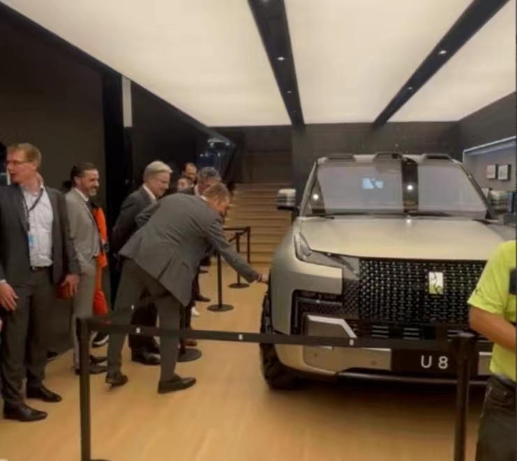 小鹏汽车送冰淇淋,小鹏汽车发冰淇淋