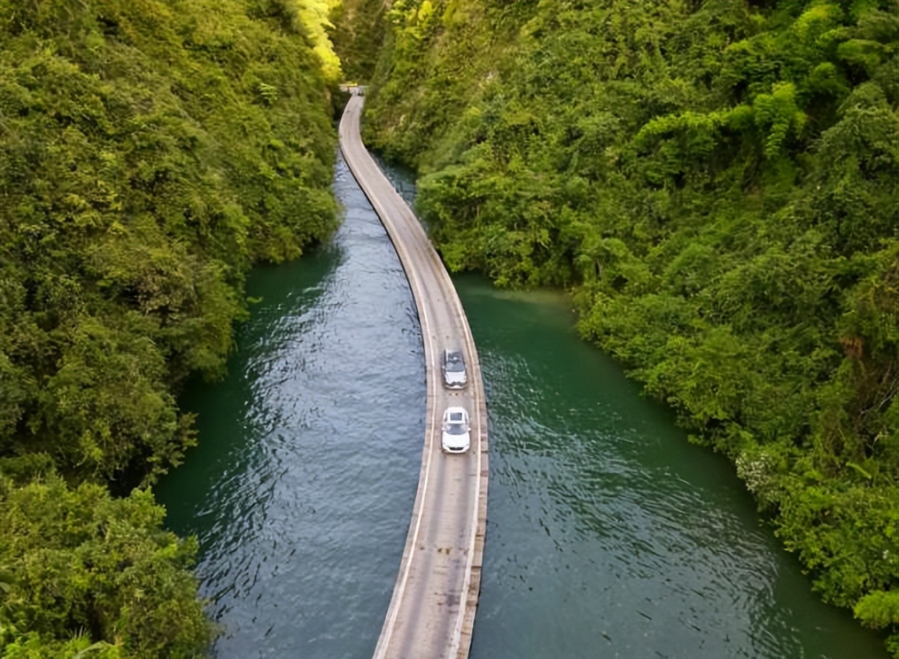 在湖北省，却一点也不“湖北”的恩施，简直是一座“神仙之城”