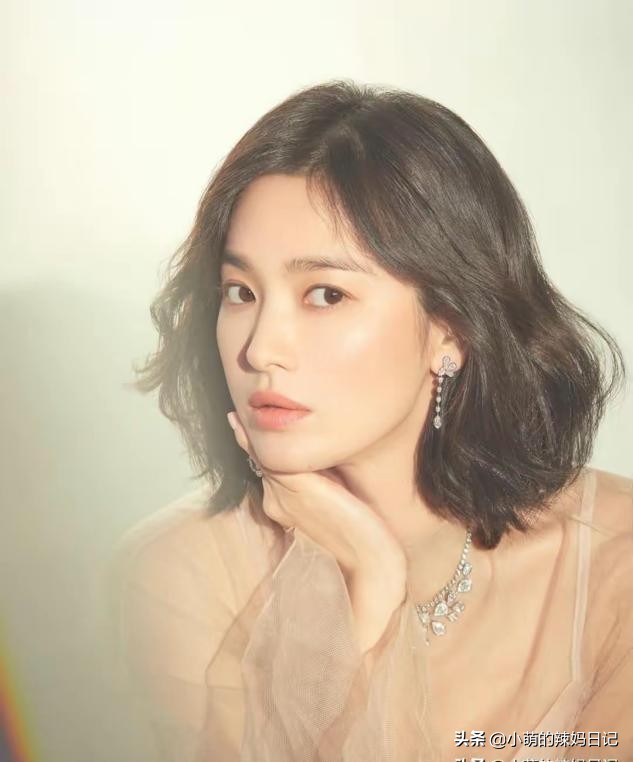 2020最火中短烫发20-30岁长发,适合头发很少又是长发的烫发