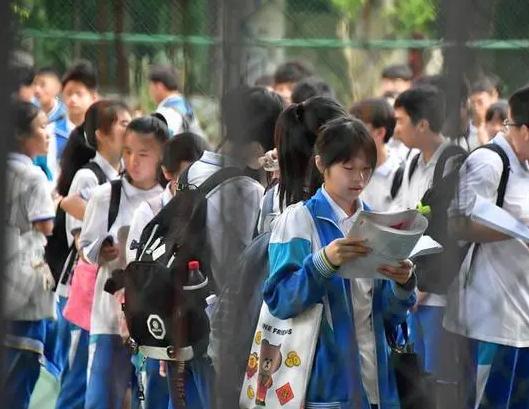 民办高中大受欢迎，捡漏不少“高水平”生源，背后原因引起重视