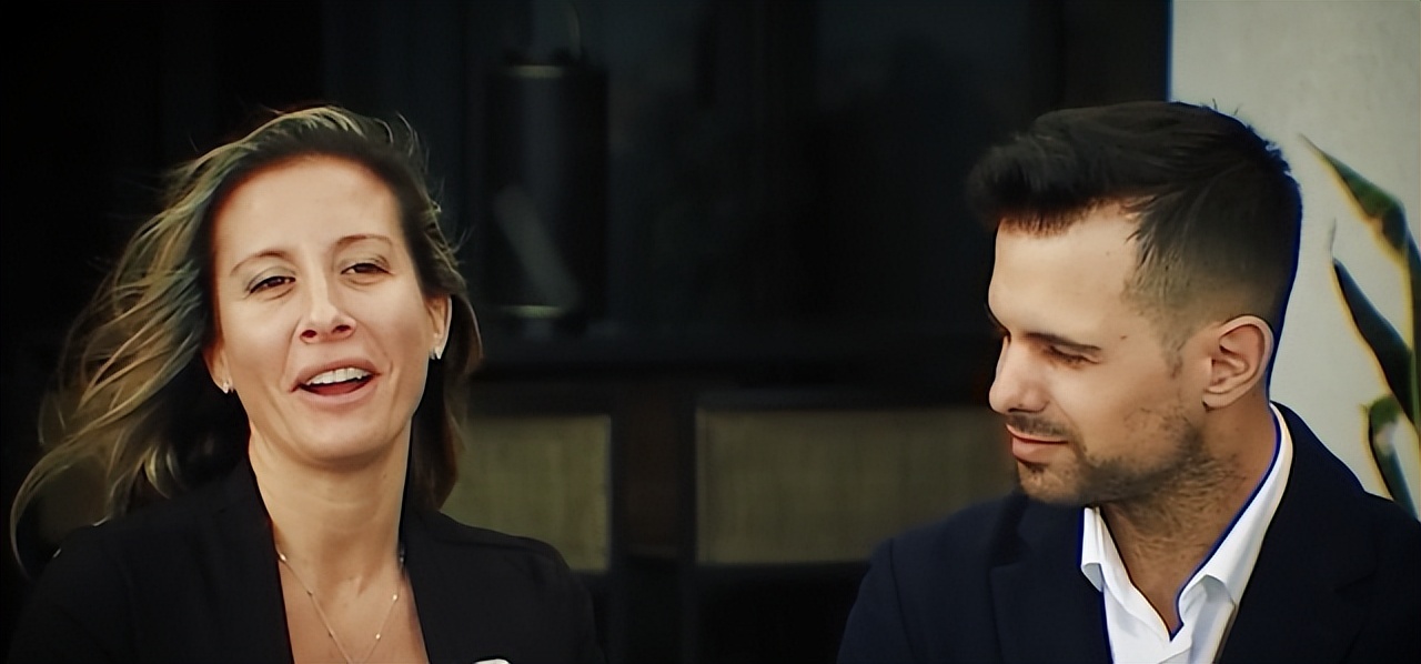 美国单身辣妈网恋假帅哥被威胁p裸照！逃脱后遇照片真人甜蜜热恋