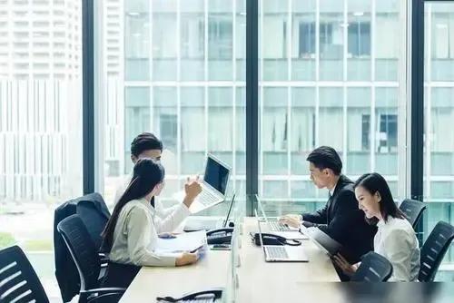 职场中领导重视你的表现,上司说我很看好你