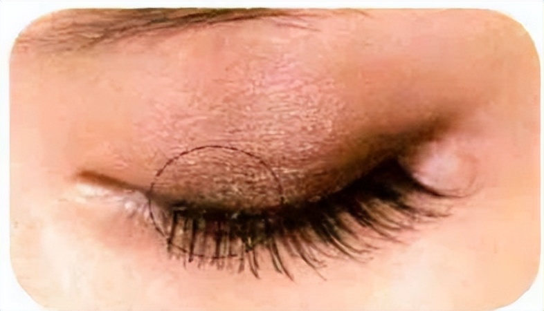 新手如何化妆自然不卡粉,新手如何化妆出无瑕零毛孔的皮肤