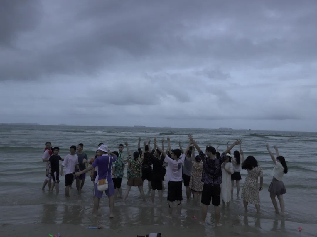 7月份人来人往街道,7月北京人山人海