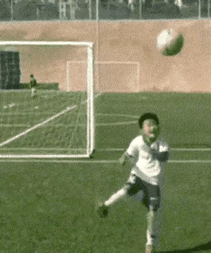 中国04男足,04年中国男足多强