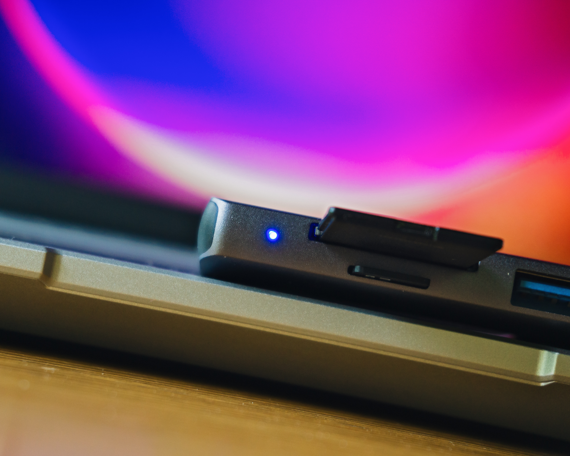 小屏随时变大屏，六大接口超实用，朗科*合六**一扩展坞评测