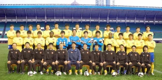 足球照片高清大图,原成都五牛足球队照片和名单