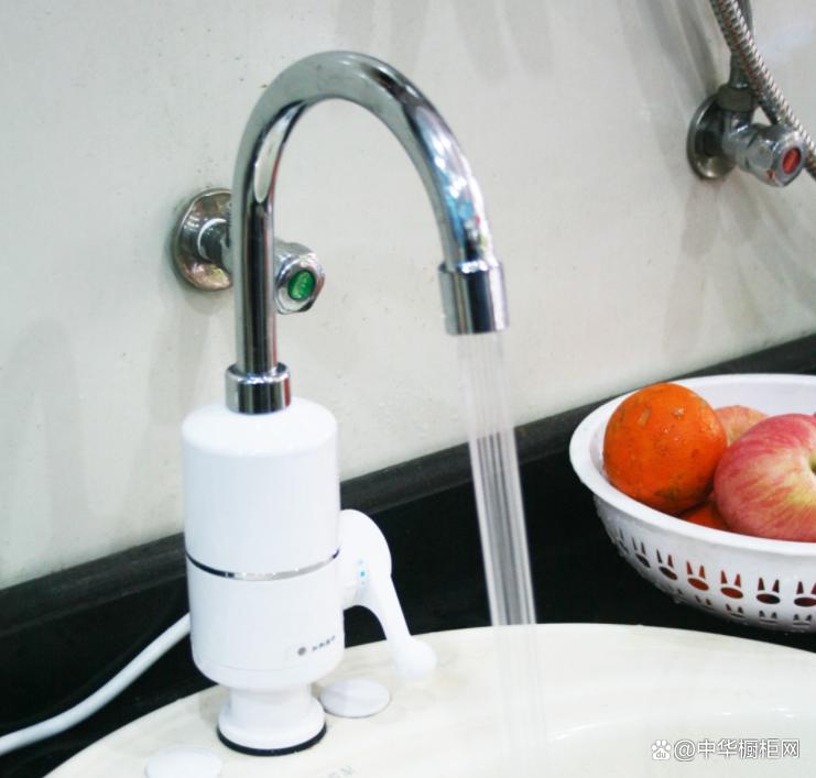 厨房电热水龙头跟小厨宝哪个好用,厨房用电热水龙头好还是小厨宝好