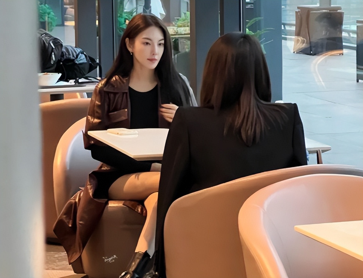 张雨绮怎么跟以前长得不一样了,张雨绮还是活成了她最喜欢的样子