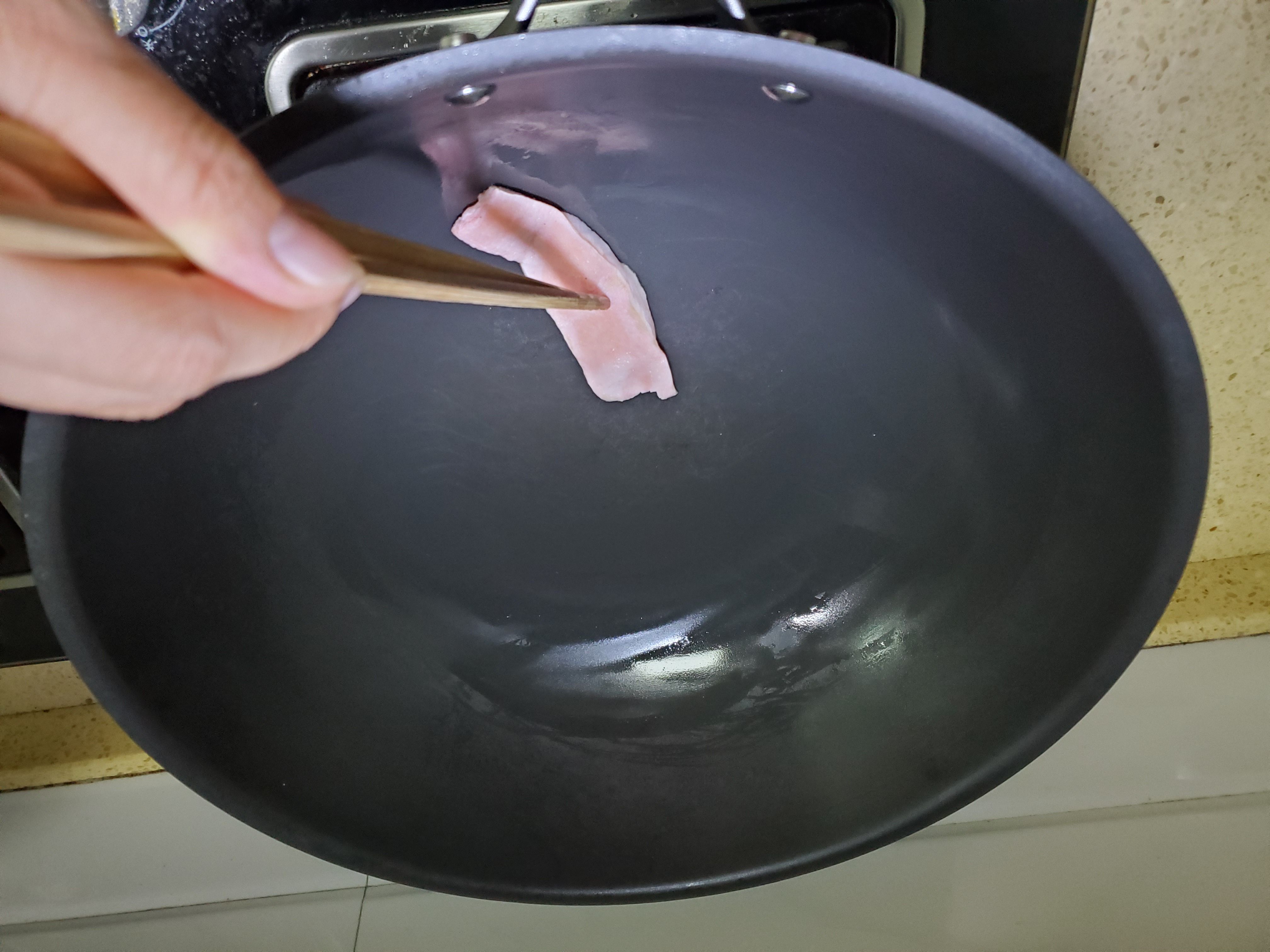 把“轻”和“防锈”做到了极致-三禾窒氮轻铁锅体验