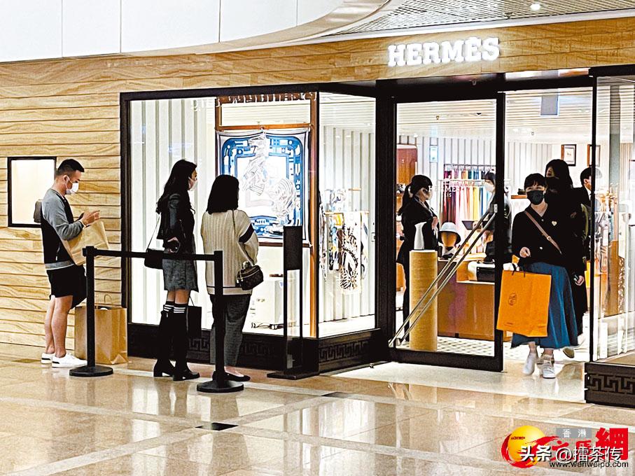 香港又热闹起来了！内地旅客来港「血拼」