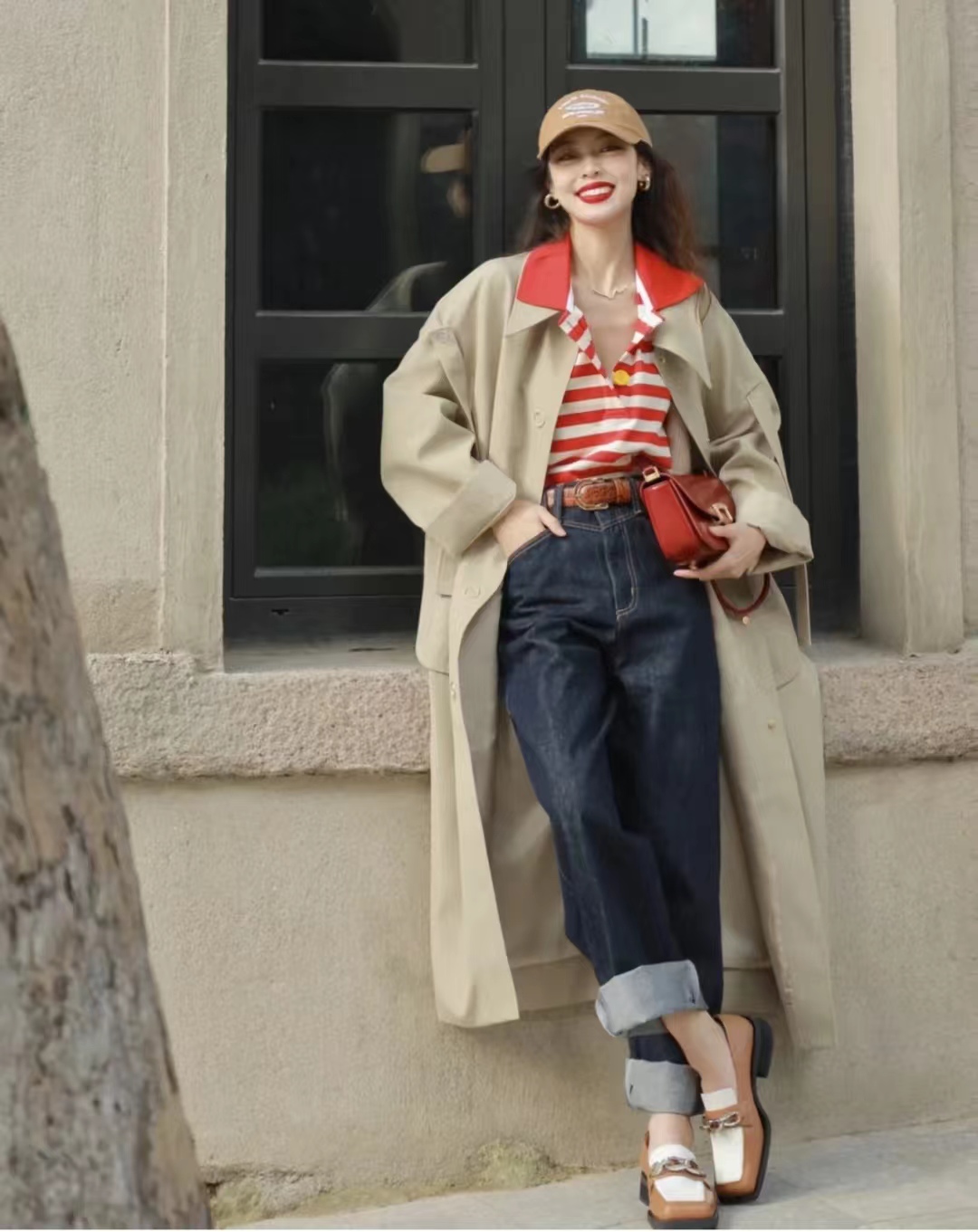 法式蝴蝶结上衣红色,红色搭配深杏色好看吗