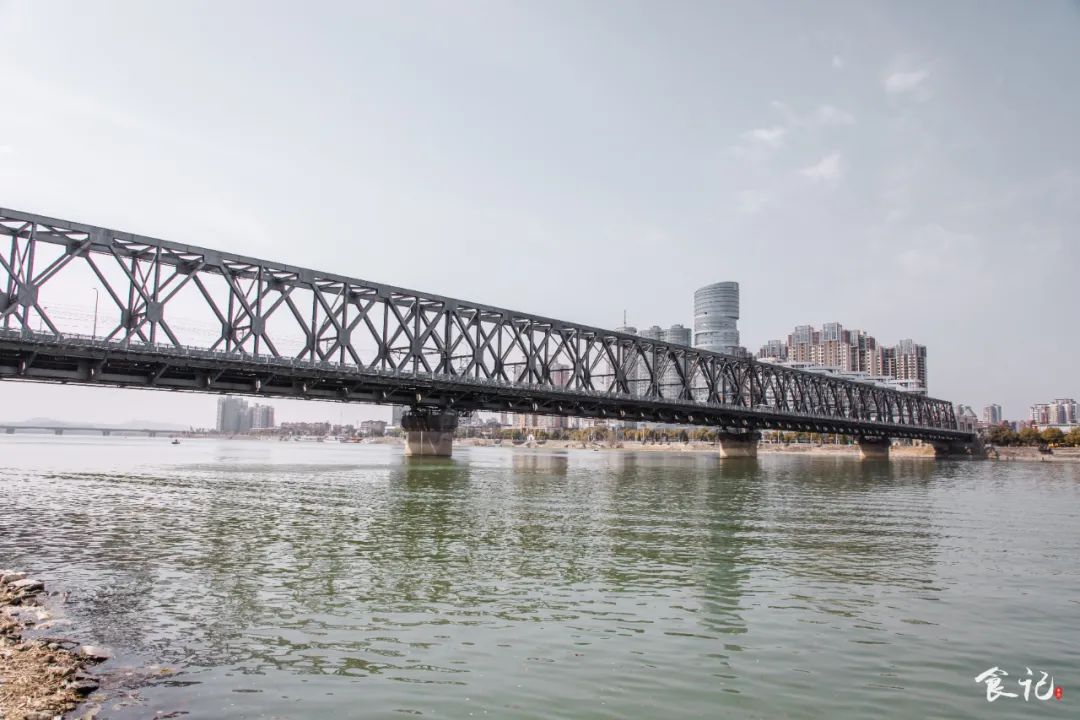 这座桥有超过400年的历史,襄阳的第一座桥