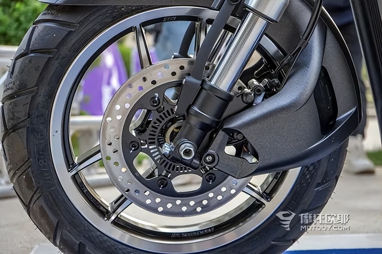 骁胜驯风300单座,骁胜驯风300座高