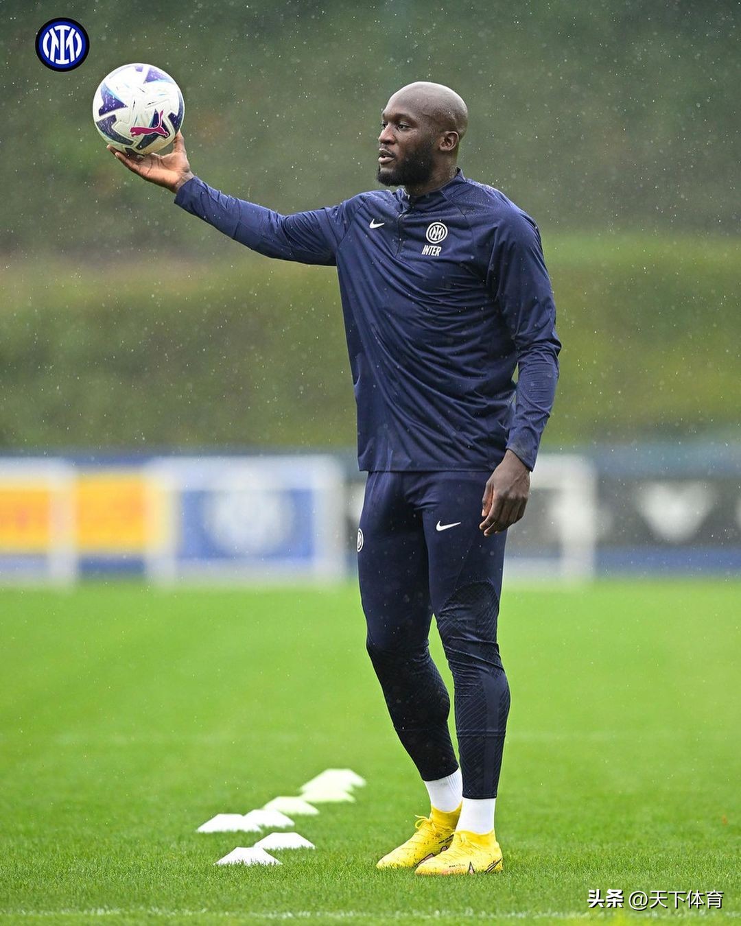 哈里凯恩换卢卡库,转会曼联最新信息新闻