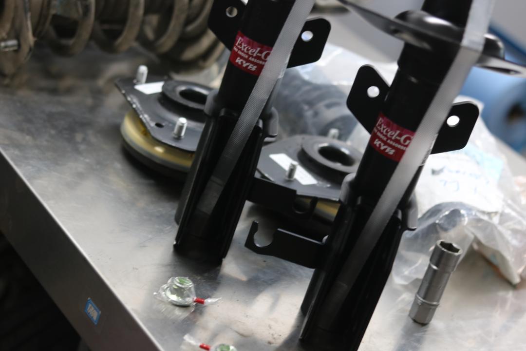 破烂的车变成新车,破烂的车子翻新