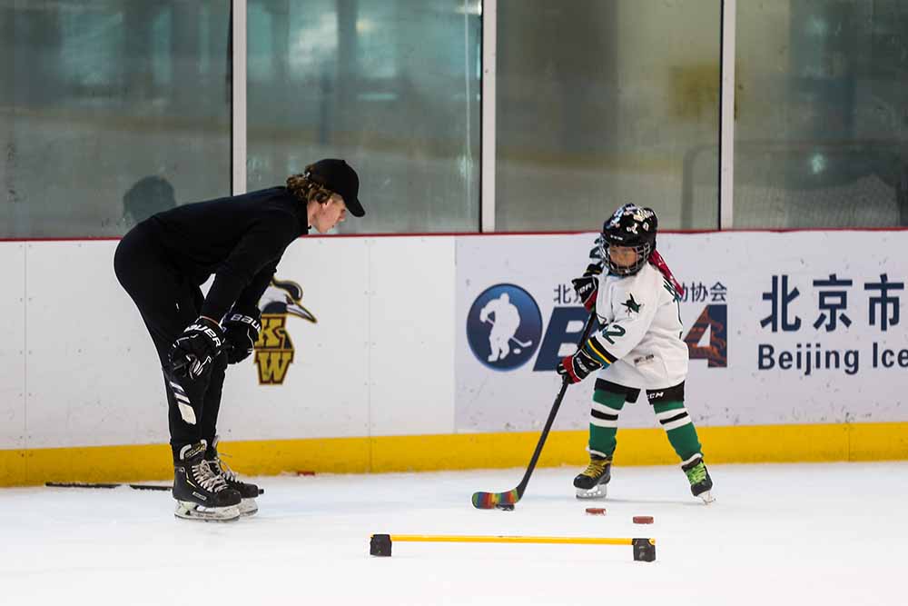 燃情冬奥筑梦未来,筑梦冬奥共赴未来手抄报