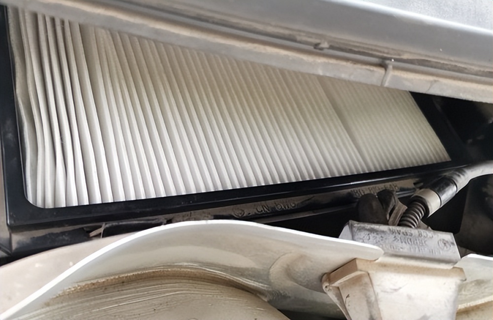 车内空调异味刚换的空调滤芯,车里有异味换空调滤芯管用吗