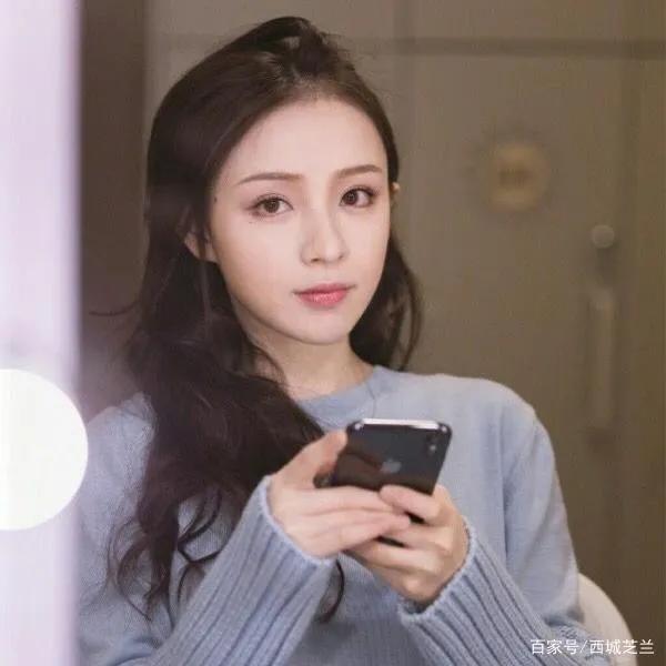 如何展开撩妹聊天话题,跟女生聊哪些有趣好玩幽默的话题