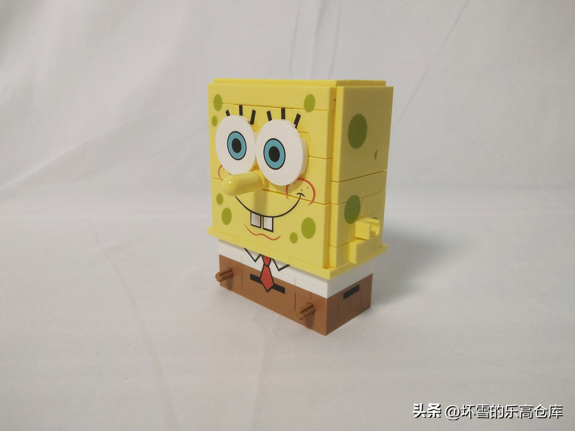 海绵宝宝笔筒积木拼装,海绵宝宝创意笔筒