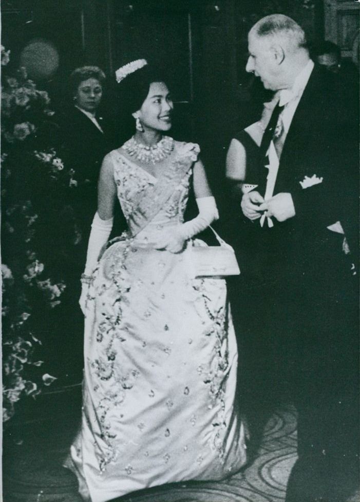 泰国王后诗丽吉钻石王冠,泰国国王皇冠