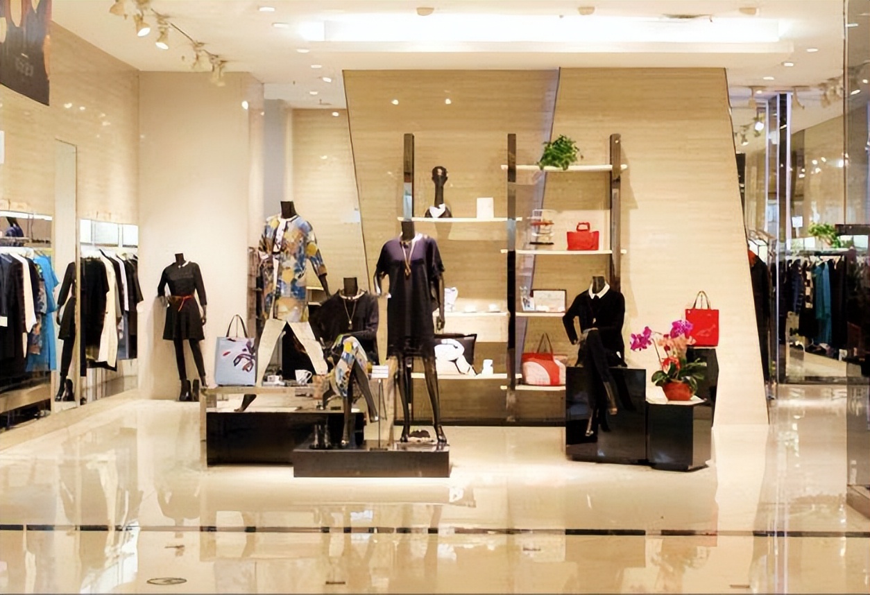 服装店门头设计吸引进店率,怎样才能吸引顾客进店消费服装店