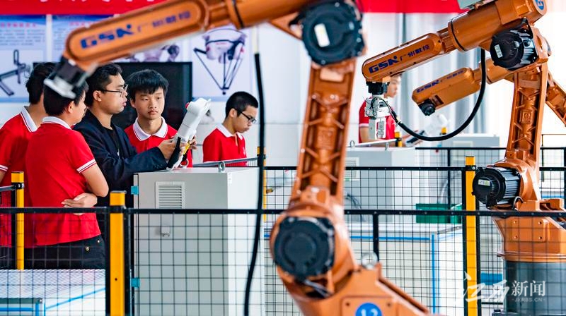 江报时评︱对待人才切忌“叶公好龙”