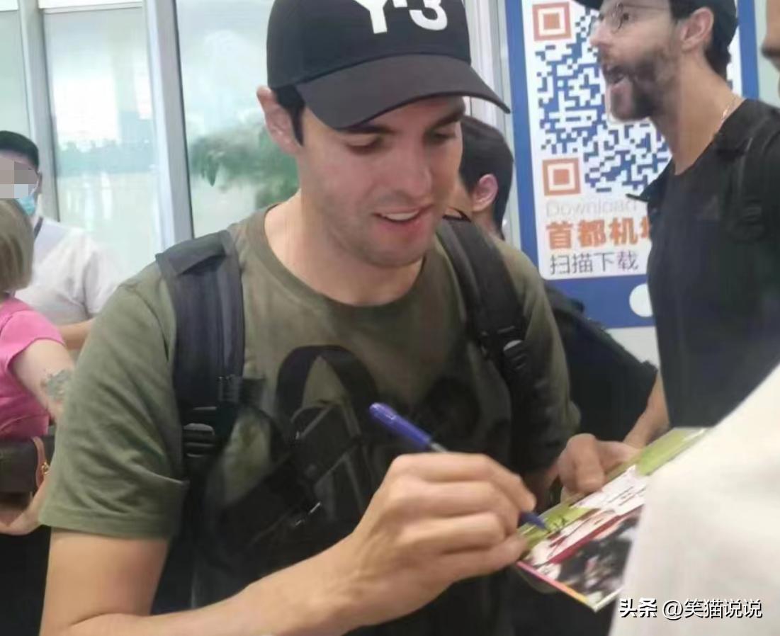 卡卡四十岁近照,卡卡身材现状