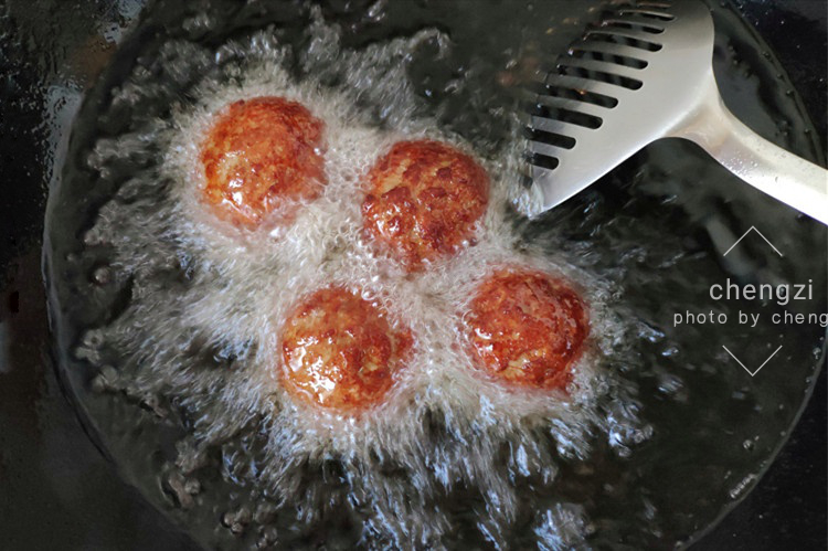 四喜丸子怎么做才有饭馆的味道,东北年夜饭16个硬菜四喜丸子