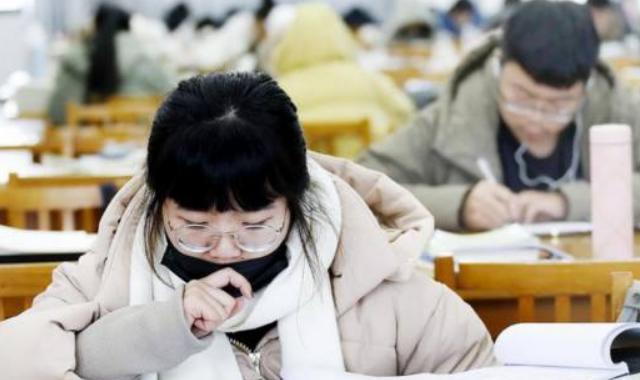 毕业以后才知道差距,大一挂科到大二有什么影响