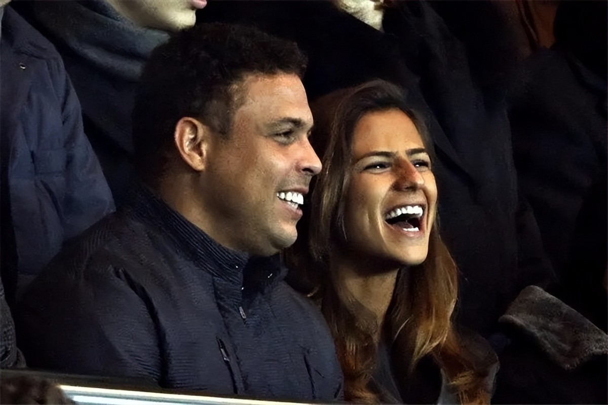 46岁罗纳尔多近况,罗纳尔多职业生涯加盟的俱乐部