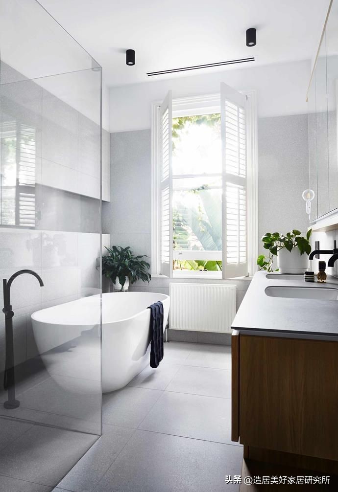 小卫生间安装浴缸,卫生间浴缸安装