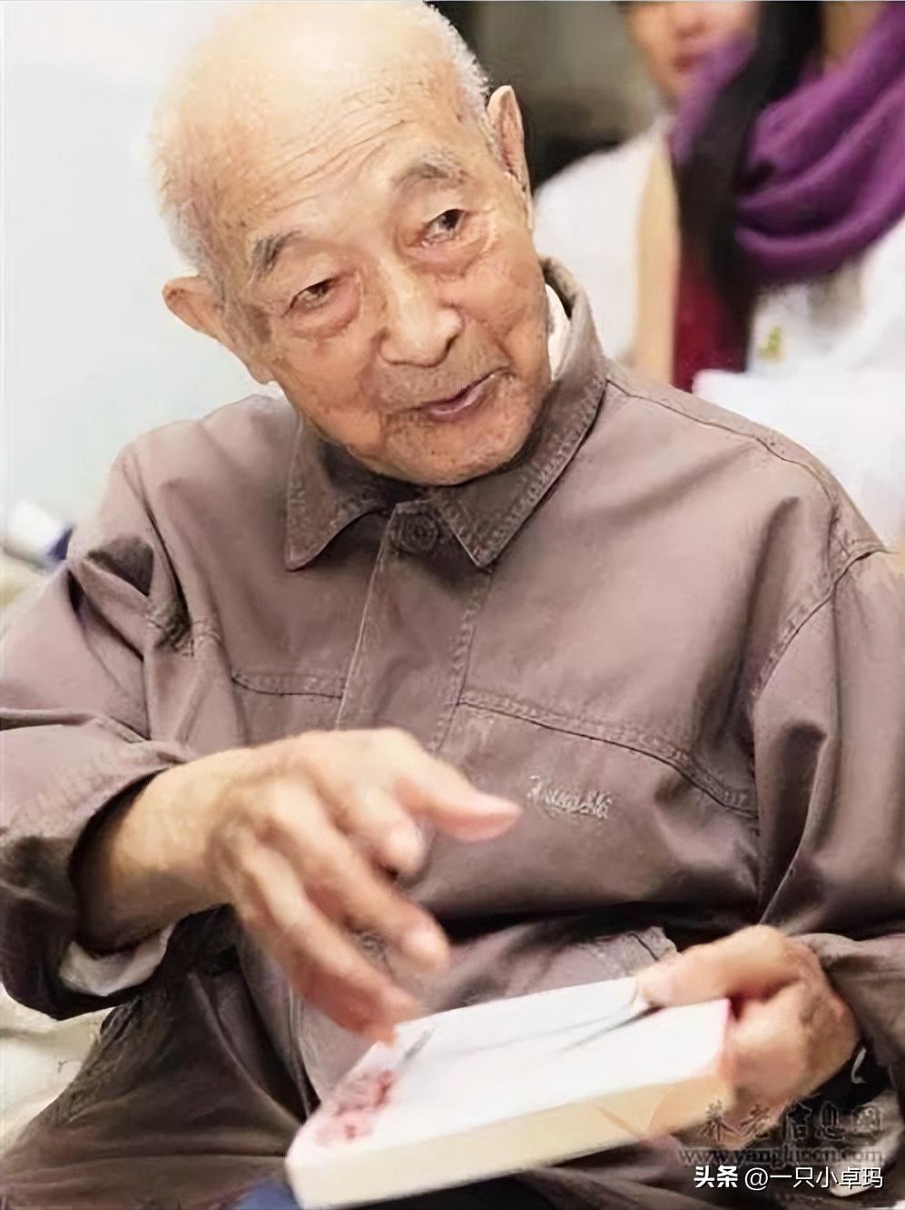 他是中国营养学泰斗，100岁仍上班，109岁出书，抗衰老秘诀是首诗