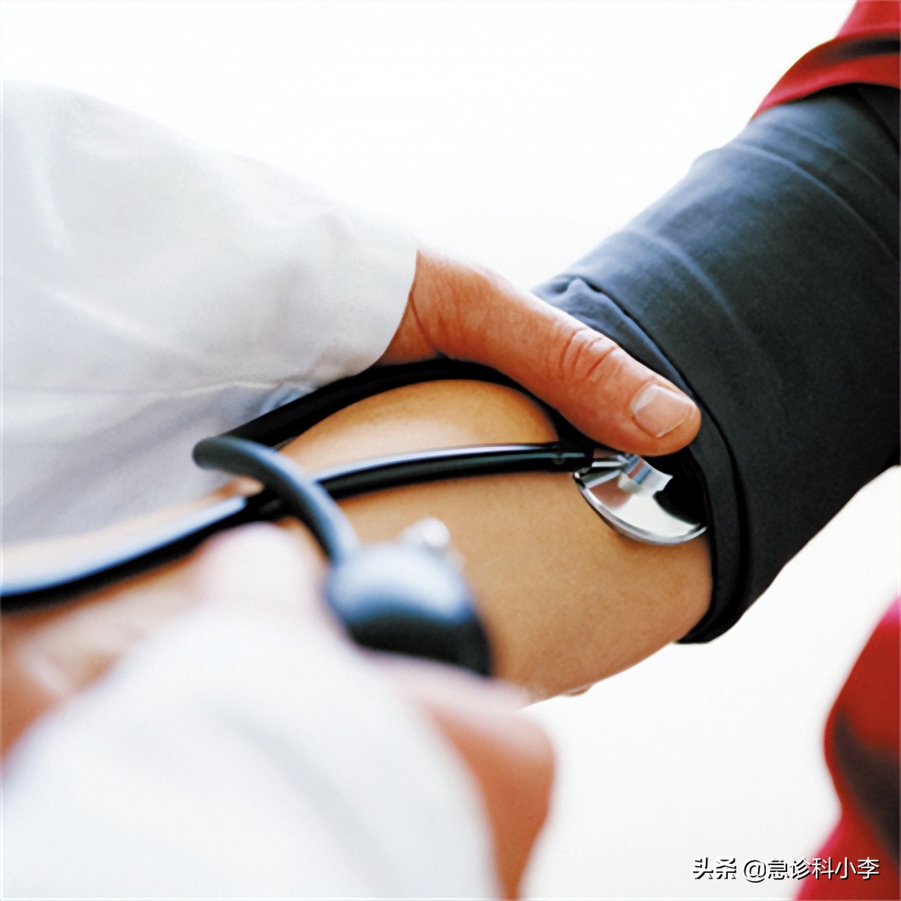 老年人吃叶酸预防脑梗有讲究,叶酸配维生素b12预防脑梗怎样服用