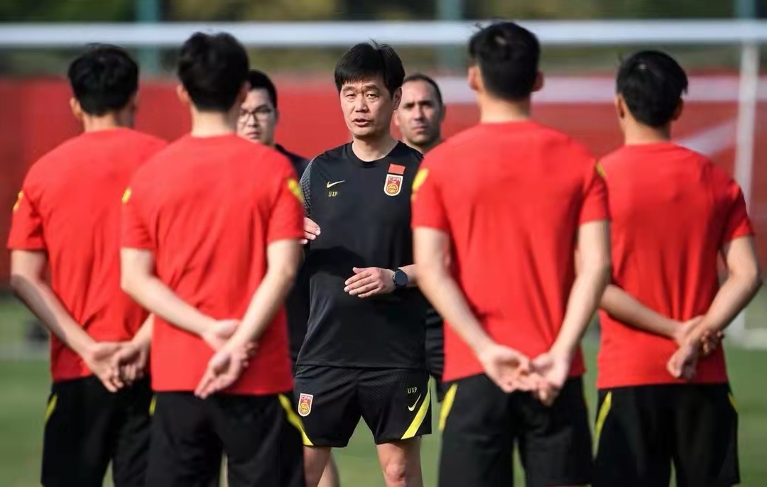 中国男足2:0阿曼结束了吗,中国男足0比2阿曼评价