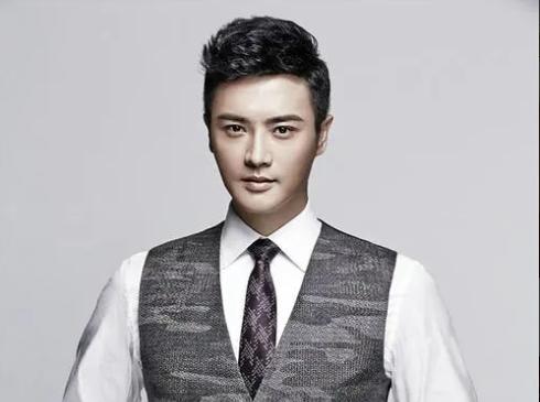 从查无此人到一鸣惊人,从大红大紫到无人提及的男明星