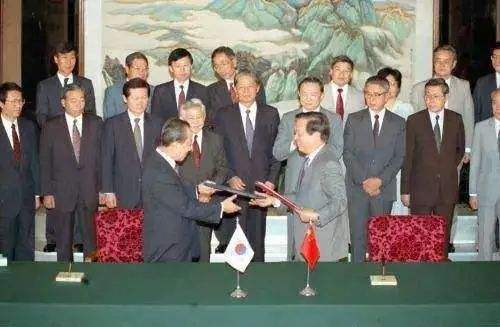 朝鲜和韩国的文字、语言是一样的吗