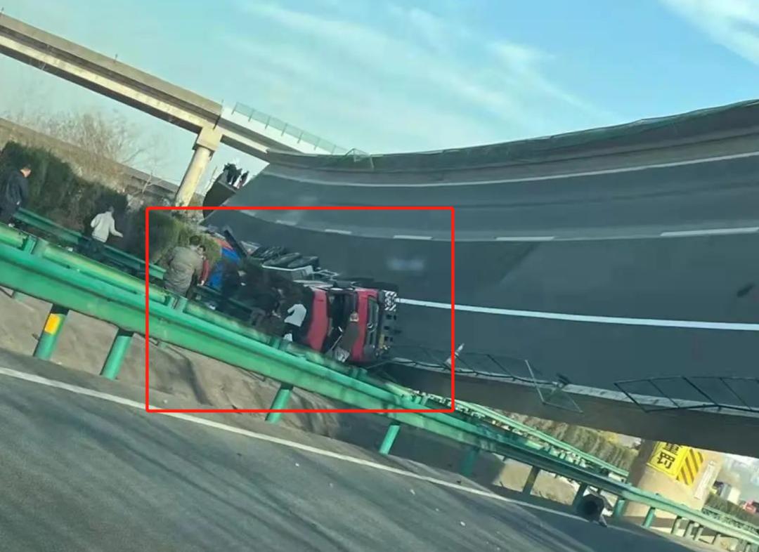 限重49吨实载199吨,限重31吨实重75吨超重多少