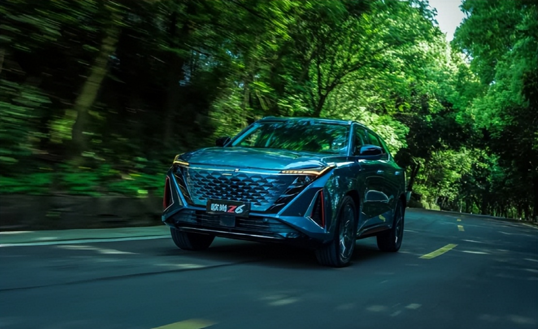 长安欧尚z6加满一箱油能跑多少,欧尚z6油箱已加满为什么显示没满