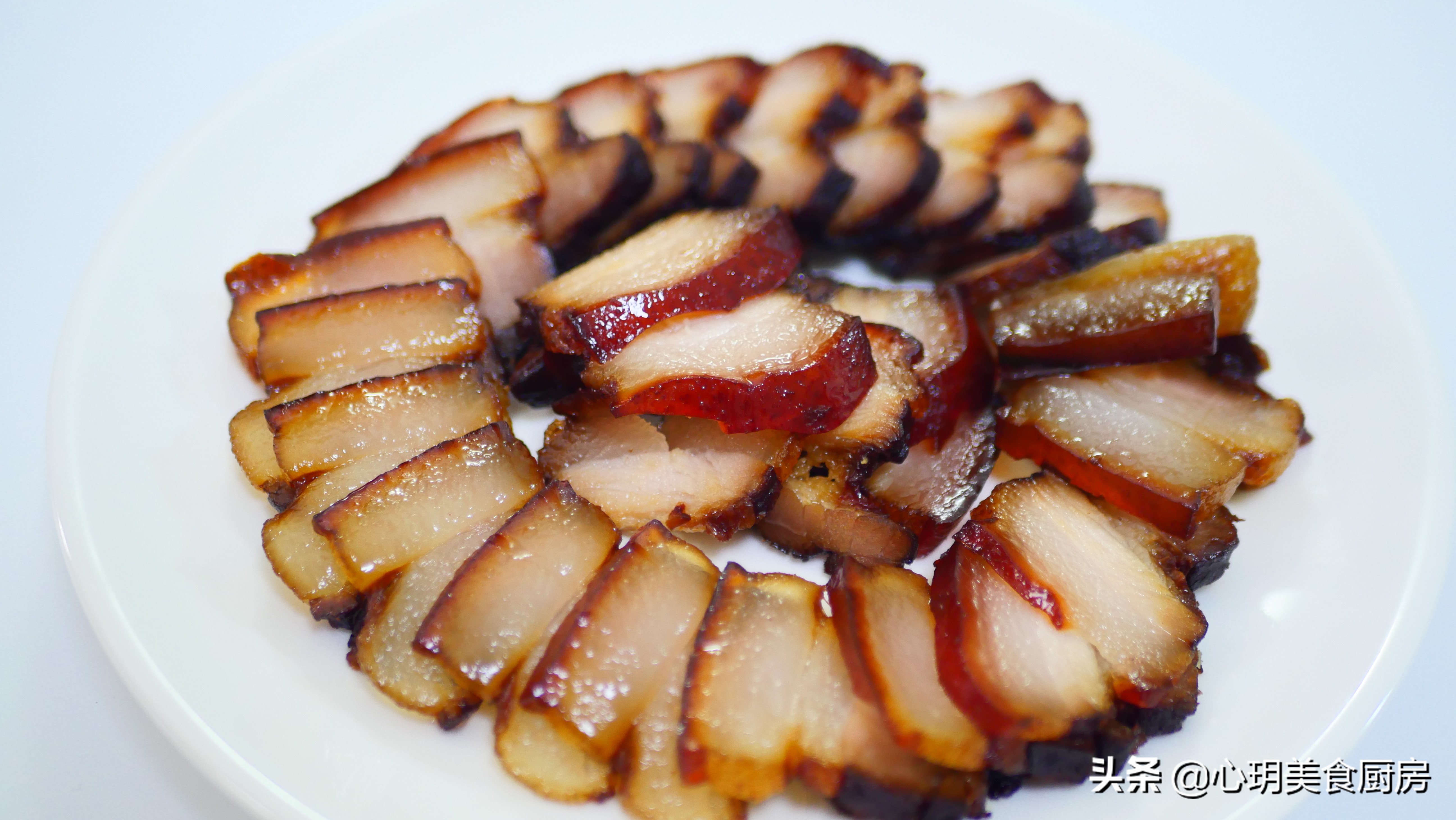 五花肉直接放水里煮一个小时,五花肉直接放酱油中泡2天