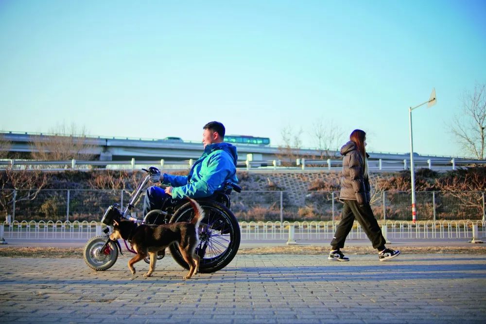 水面以下,水中轮椅