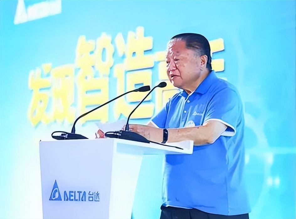 50岁职场大转身，海英俊活出精彩人生，把台达电带向另一个高峰