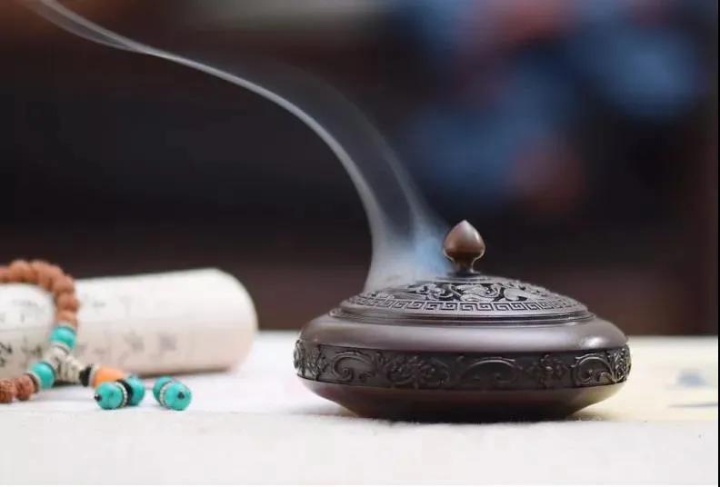 捣练子·*钟金**鸣