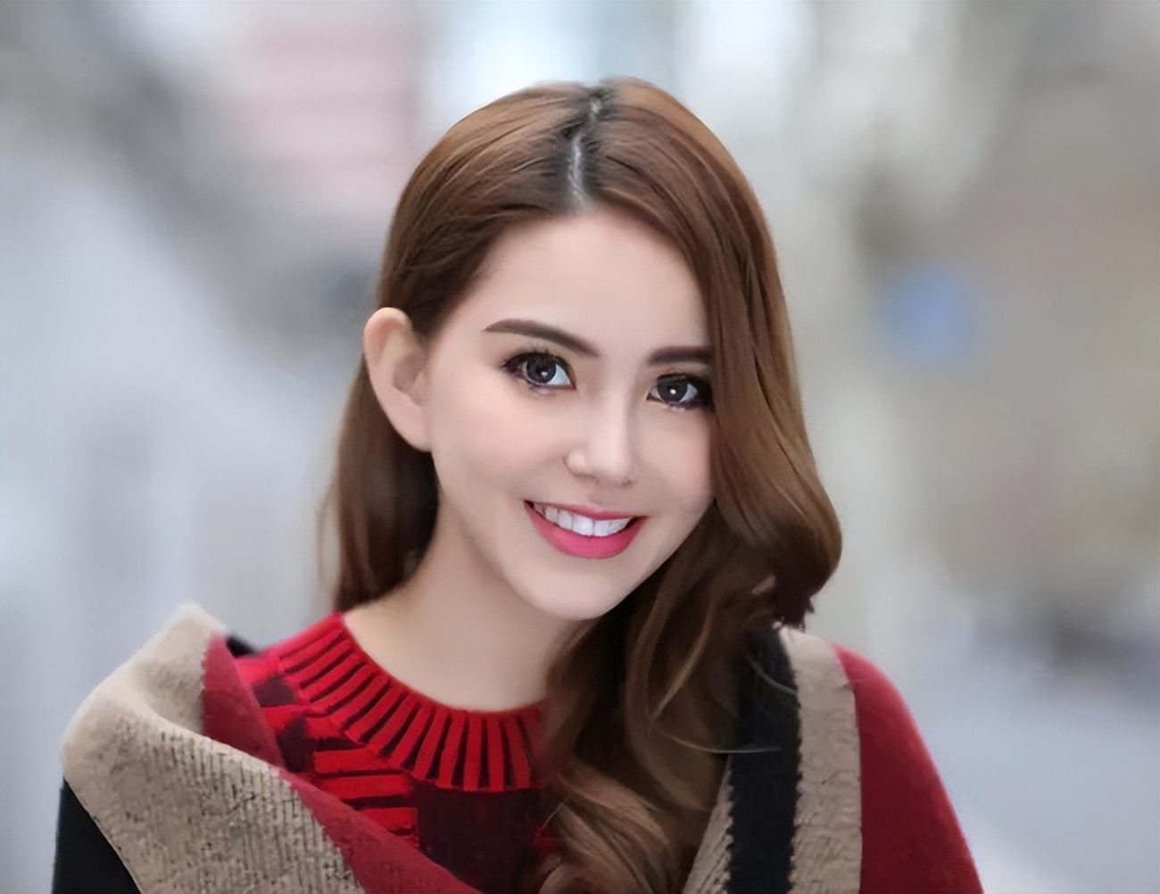 昆凌靠周杰伦成为明星,中专毕业的昆凌为何被周杰伦独宠