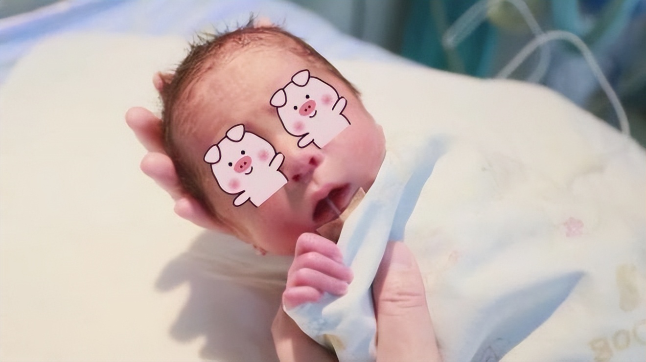 2015年，西安43岁母亲把子宫移植给女儿，4年后，诞下一健康男婴