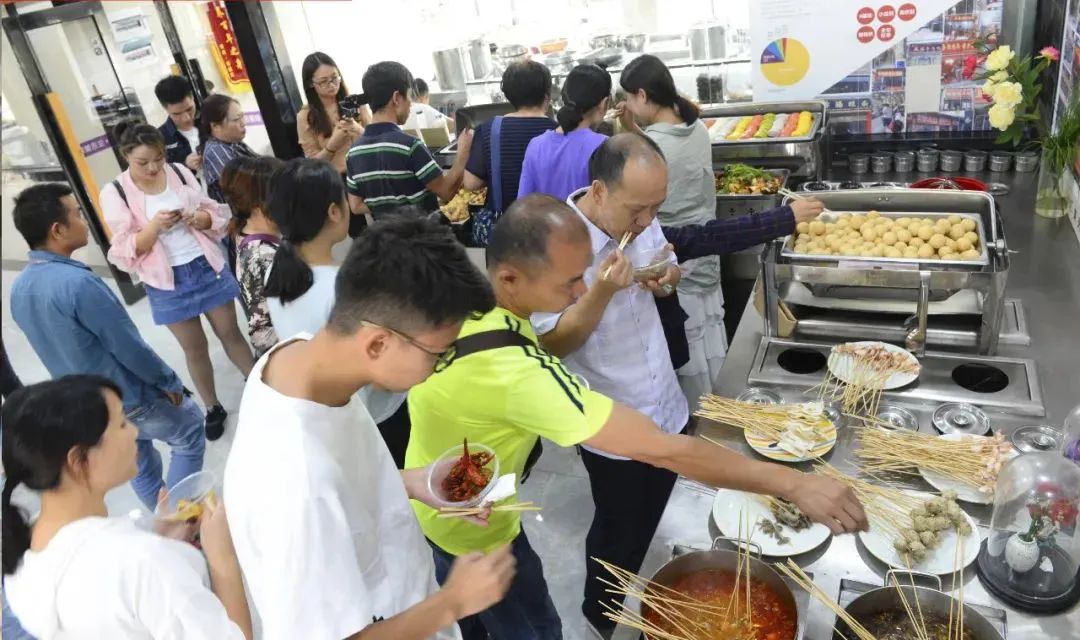 学习特色小吃项目，小投资，高回报！自己创业当老板