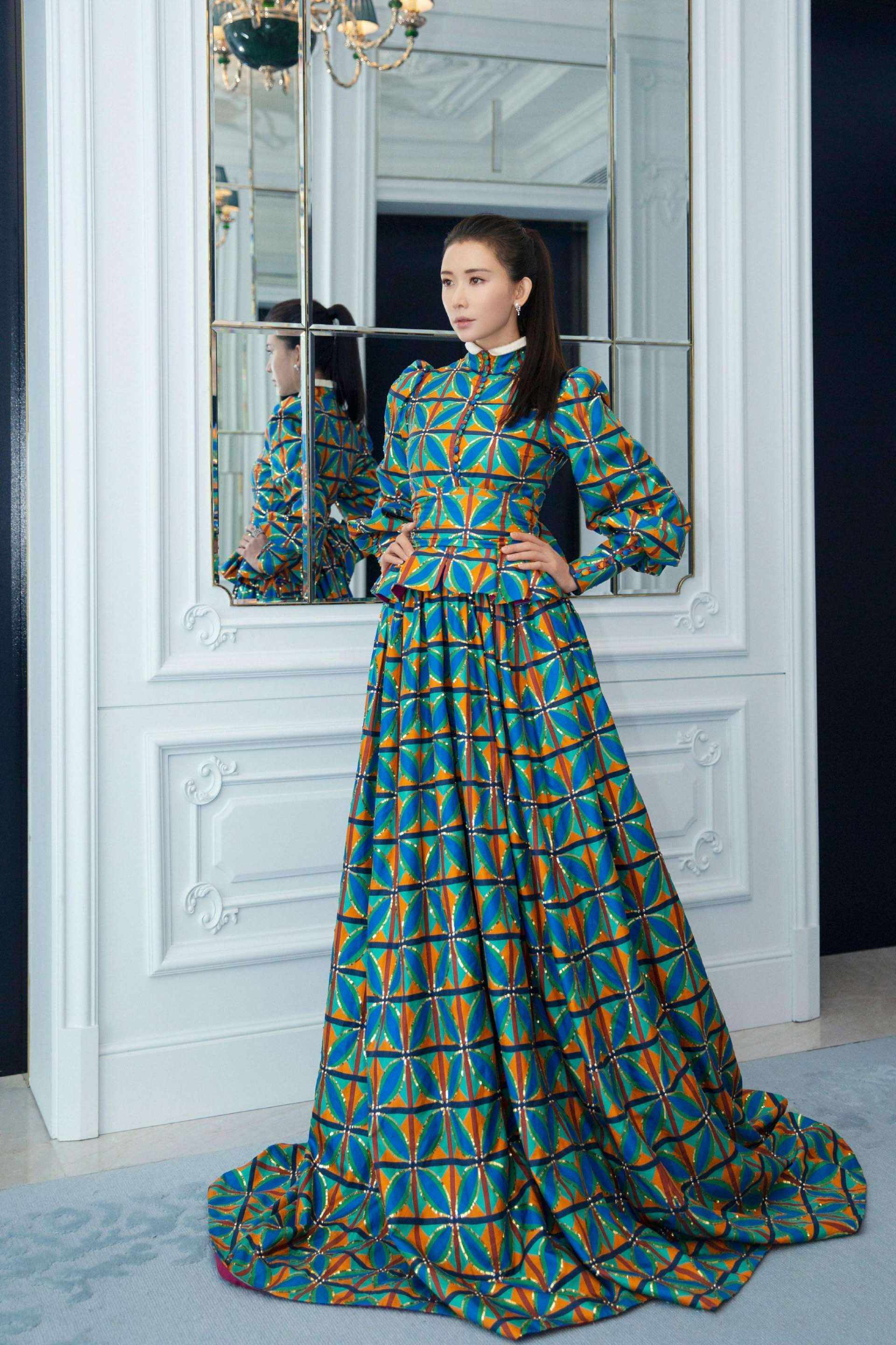 什么人适合穿碎花连衣裙,什么人适合穿碎花长裙图片