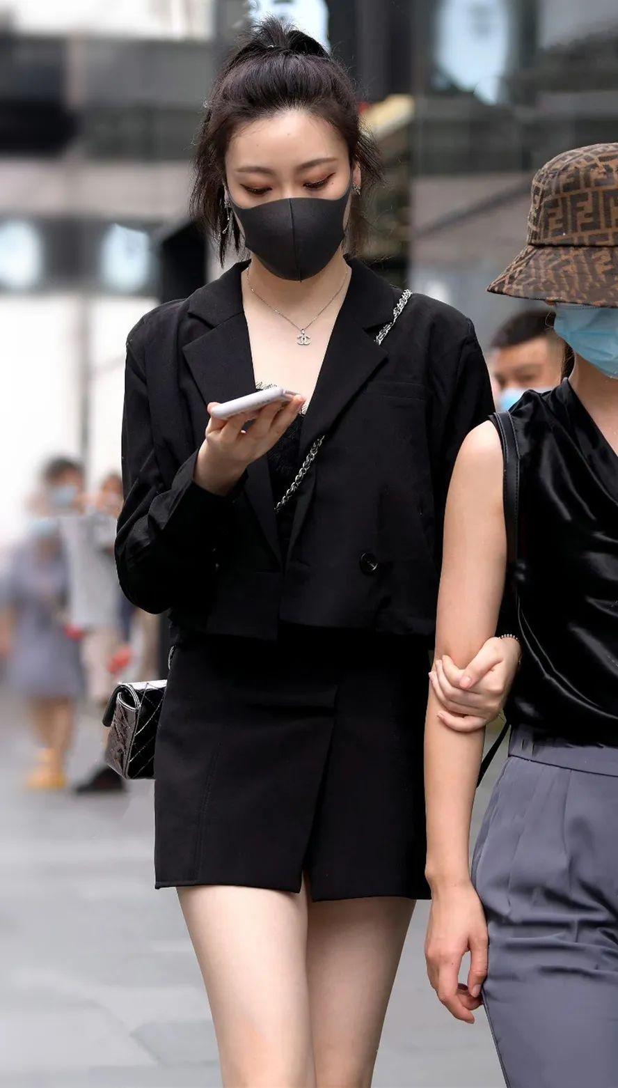 黑色小西装搭配连衣裙秋冬款,黑色夏季小西装短款搭配黑色裙子