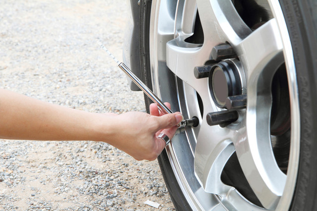 汽车胎压标志图解,汽车胎压报警原理